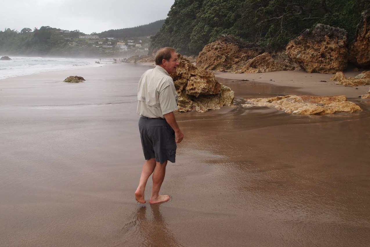 Walking on Hot Water Beach in the Coromandel Peninsula, New Zealand. Max Hartshorne photos.