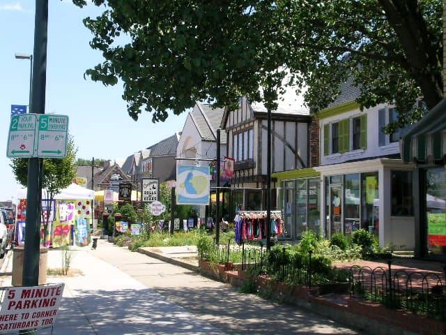 Carytown is the home of many locally-owned boutiques and cafes, and is a great place for a stroll in Richmond.