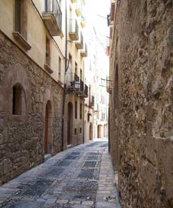 The streets have no name: The windy corridors of Tarragona's Old Town - photos by Karina Halley