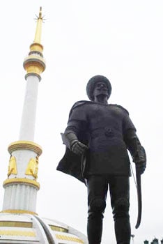 Statue at the Independence Monument