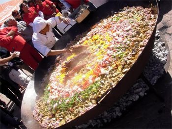 Colossal Paella in San Felipe, Mexico. photos by Gary Singh.