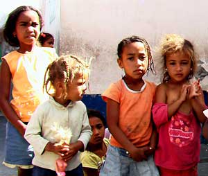 Children in Chã das Caldeiras 