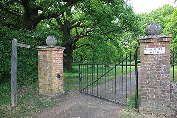 The entrance to Moushill Mead in England.