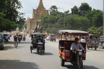 phnom penh street scene 1