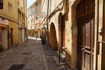 A typical winding cobblestone street in Aix’s old town.