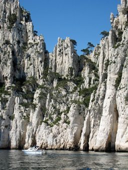 Dramatic white cliffs line the entrances to the calanques.