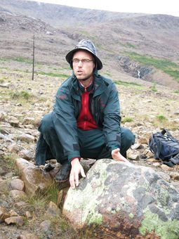 Cedric Davignon explaining rocks at Tablelands. photo: Margie Goldsmith