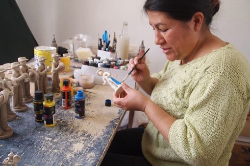 Figurine maker Rosita Laja in Chordeleg Azuay.