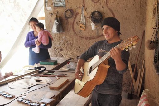 Guitarmaker Santiago Uyaguari follows his father's footsteps in the business.