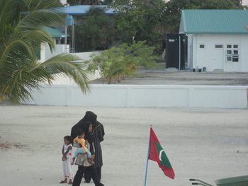 Maldives mom.