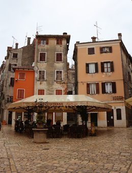 Outdoor dining in Rovinj, Croatia.