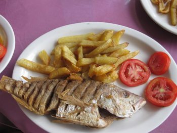Simple fish lunch at Acuario Restaurant, Isla Taboga.
