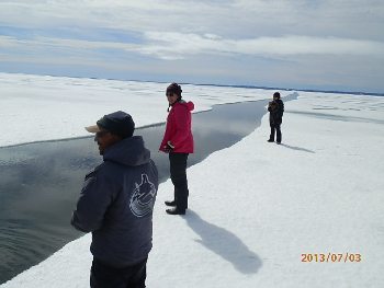 Tour group explores Arctic Canada 