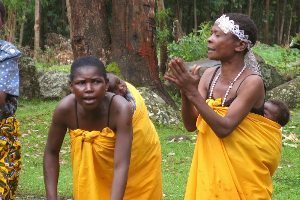 Batwa moms performing.