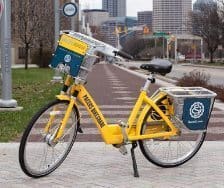 Bikeshare bike in Indianapolis, sponsored by the Pacers.