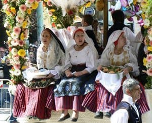Girls in the costumes of their Sardinian village during Sant Éfisio. photos by Cindy Bigras.