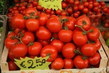 Tomatoes are so sweet in Mercato Testaccio market, Romans eat them like apples.