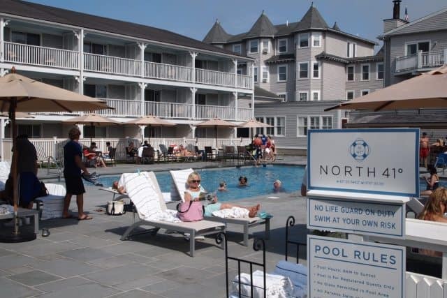 The pool area of the Harbor View Hotel, complete with bar.