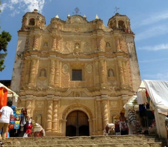 Mercado de Artesanias and Templo de Santo Domingo