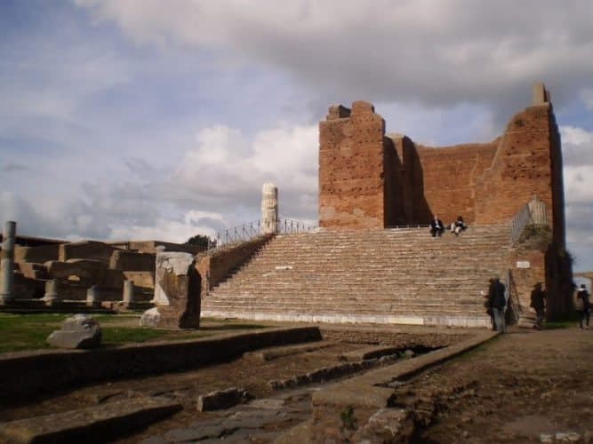 Ostia Antica Capitolium.