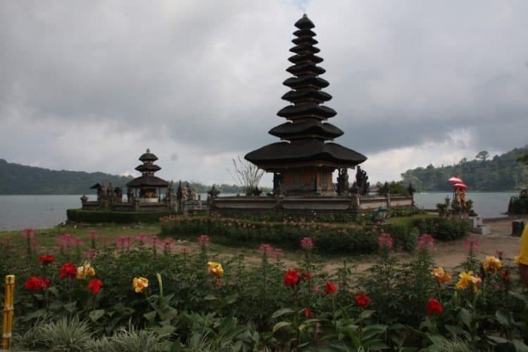  Ulun Danu Bratan Temple. It is also located in the Northeast of the island on the shores of Lake Bratan.