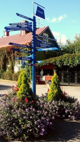 Signposts in Finnish and Swedish are everywhere