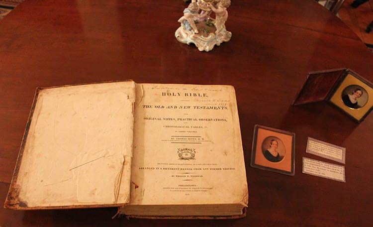 Mary Todd Lincoln's Bible. 