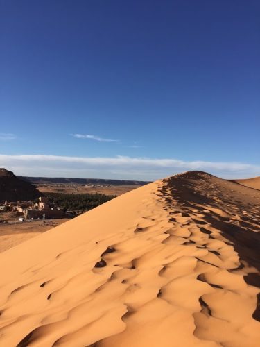 The striking beauty of the vast desert of Algeria. Best stories of 2017.