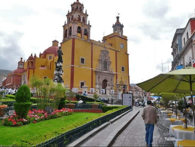 16th-century Basilica of Our Lady of Guanajuato Mexico, in the city center overlooking the Plaza de la Paz in Guanajuato. Dick Davis photos.