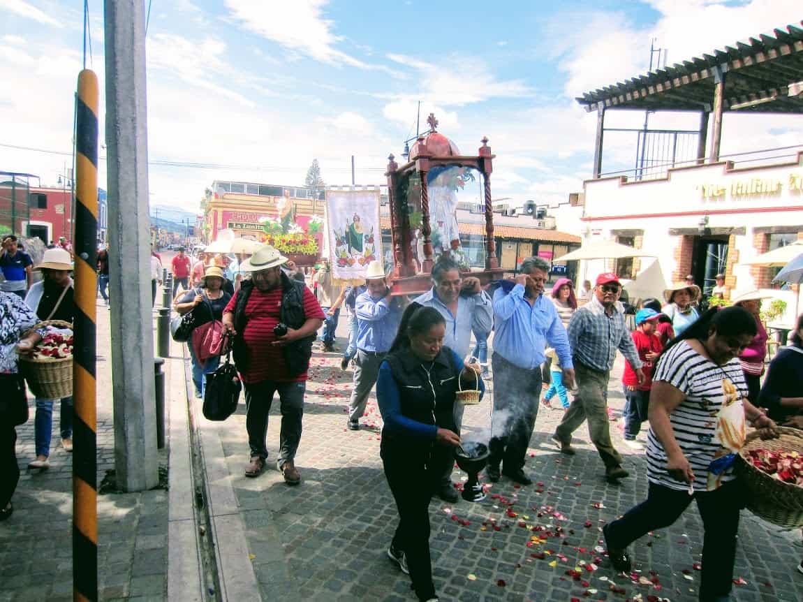 Devotees relocating religious figurines from earthquake damaged churches, Cholula, Mexico