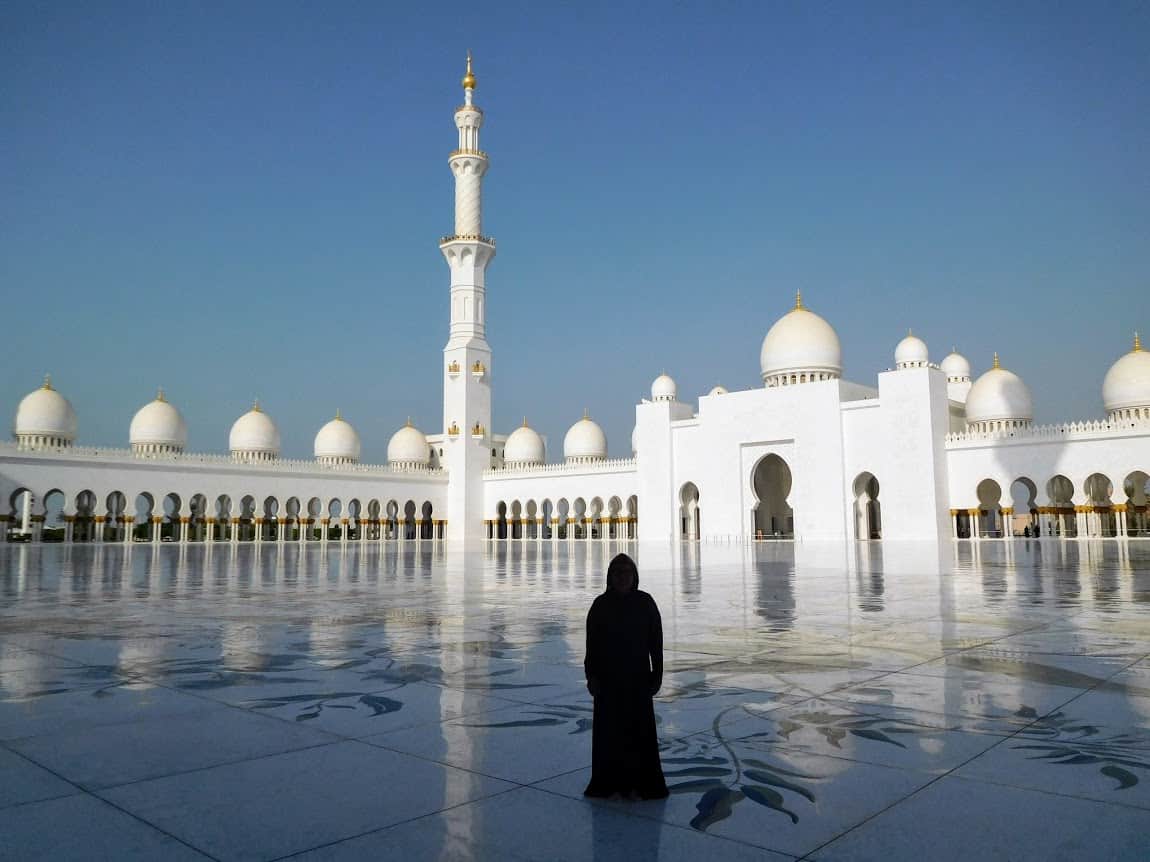 Sheikh Zayed Mosque in Abu Dhabi with author wearing an abaya.
