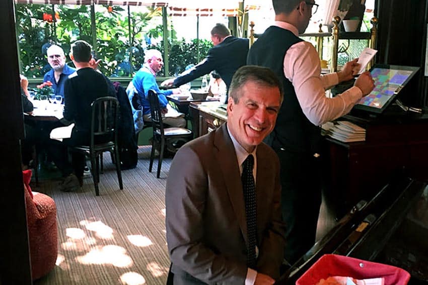 The piano player at Lilas, in Paris.