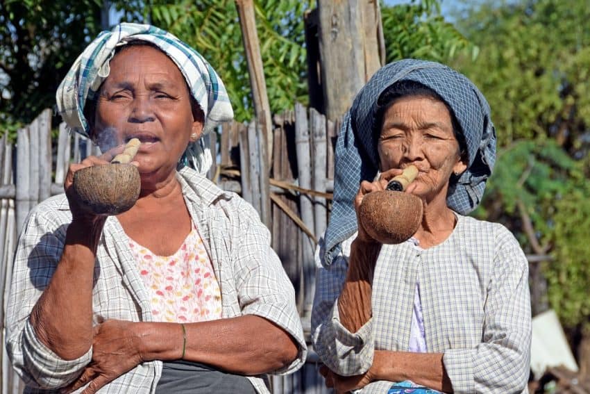 Cheroot smoking - Minnanthu Village