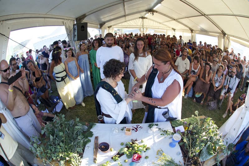 More than a few couples enjoyed a Celtic wedding at the Celtic festival in Montelago, Italy
