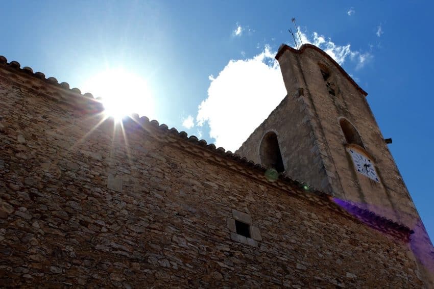 The skyline of Begur is dominated by the Parróquia de Sant Pere i Santa Reparada. This beautiful church has stood the test of time for over five centuries.