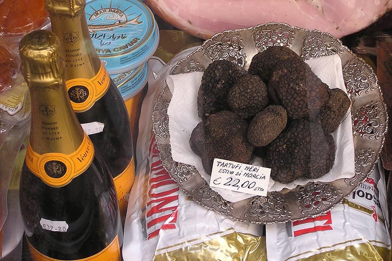 Black Summer Truffles in a Shop (Rome, Italy). Photo by Adrian Pingstone