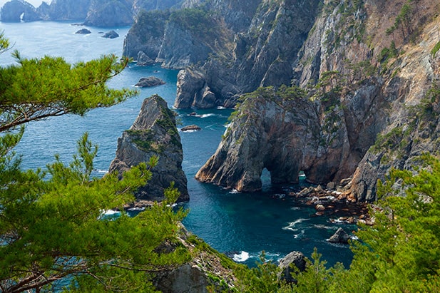 Kitayamazaki Cliffs, Northern Japan. Beth Reiber photo.