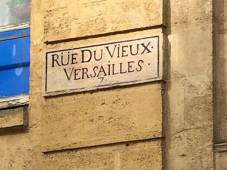 old versaille street sign