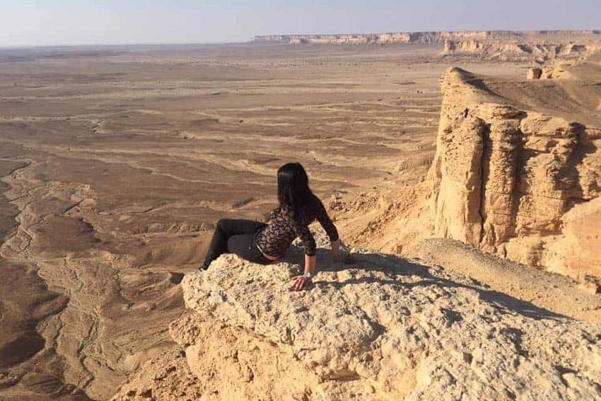 Saudi Arabia: Trying the feeling to look at the whole desert from the edge of the world. Federica Petrilli photos.