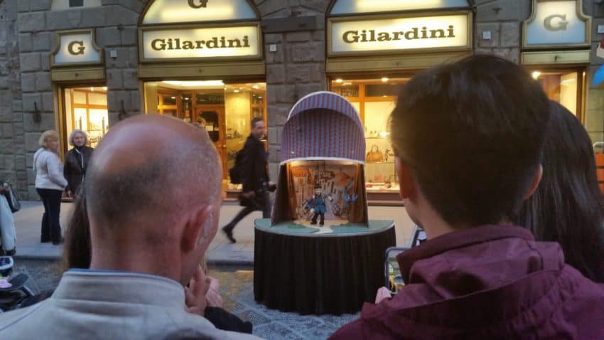 A classic puppet show in the Piazza del Duomo
