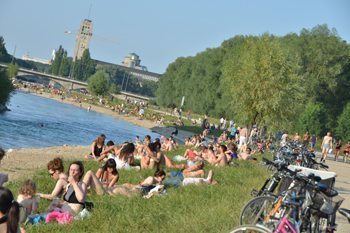 Enjoying summer in Munich on the banks of the River Isar. Sonja Stark photo.