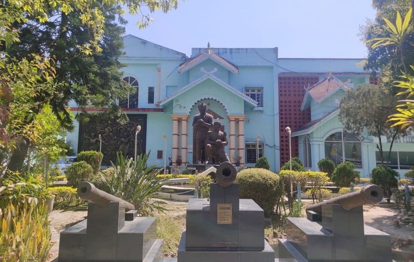 Manipur State Museum. The state museum is a must-visit place for all, especially those visiting the state for the first time.