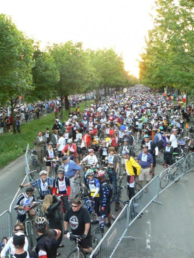 crowds gather for the circle around montreal bike ride scaled