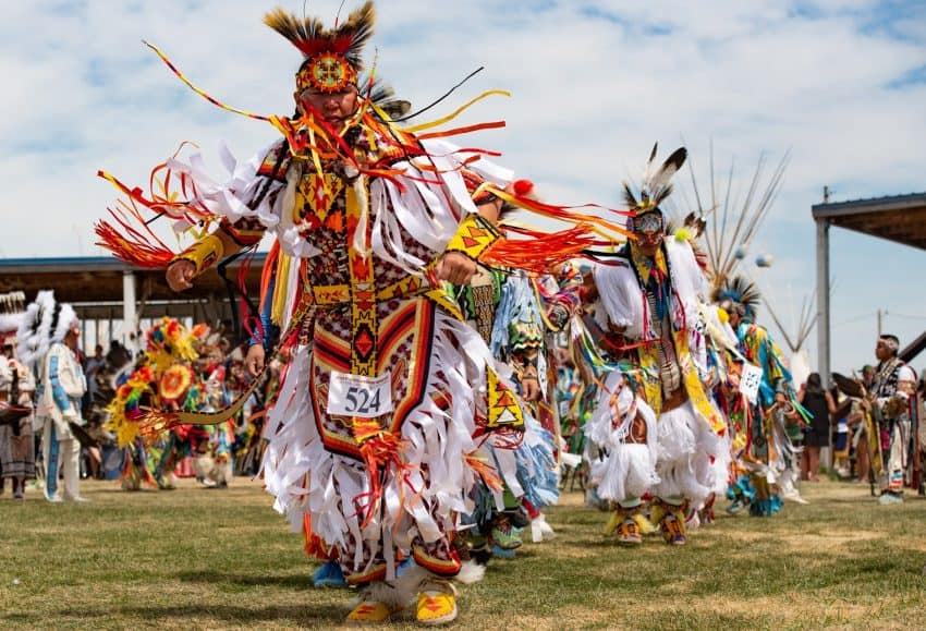 The powwow always starts with the Grand Entry, where hundreds of Native Americans dance into the arbor one by one to the beat of a drum/singing group.