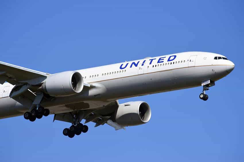 united airlines jet