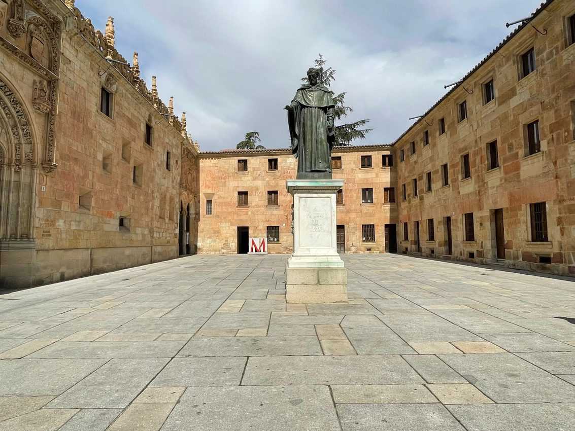 Salamanca statue