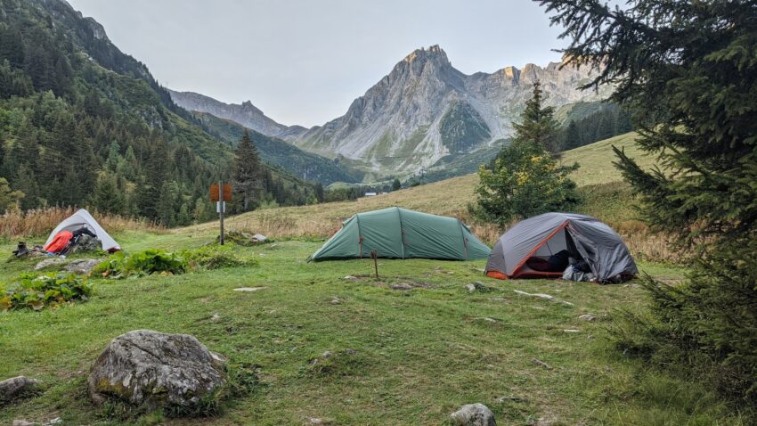You get to this camping site once you descend from Aiguille croche for 2 hours towards refuge Nant Borrant. This wild camping site is located on the way to Refuge des Mottets.