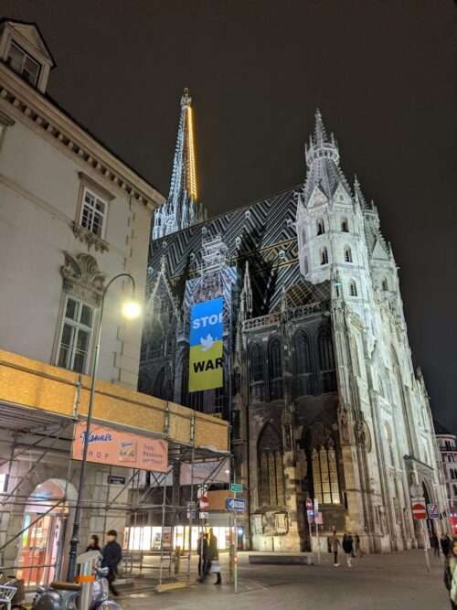 One of the Manner chocolate shops in Vienna is located just beside the famous St. Stephen's Catherdral