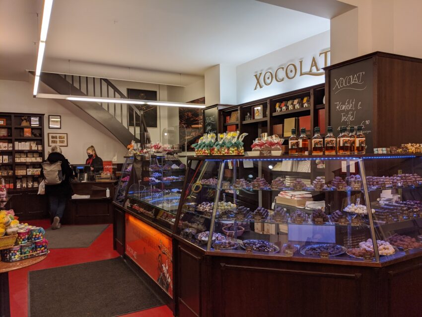 The intense and delightful aroma of chocolate greets you as soon as you pass through the doors of Xocolat
