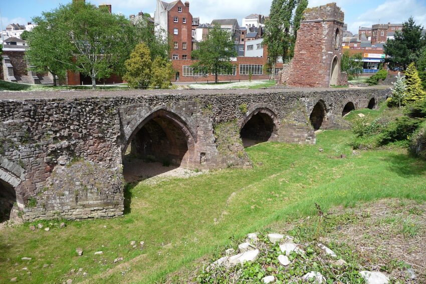 Remains of the medieval Exe Bridge, built around 1200. Aaron Bihari photo.